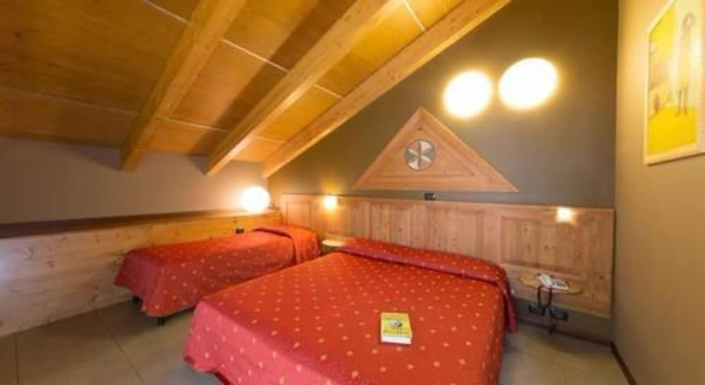 Superior Double Room, Partial Lake View photo 3
