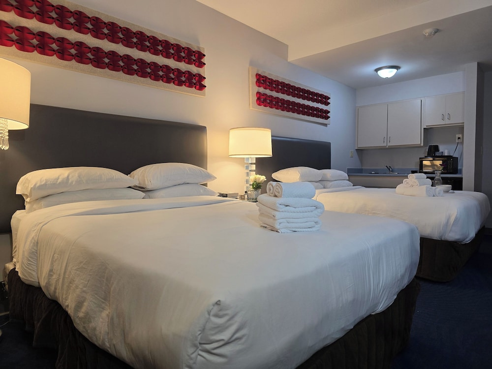 Standard Room, 2 Queen Beds, Non Smoking photo 2