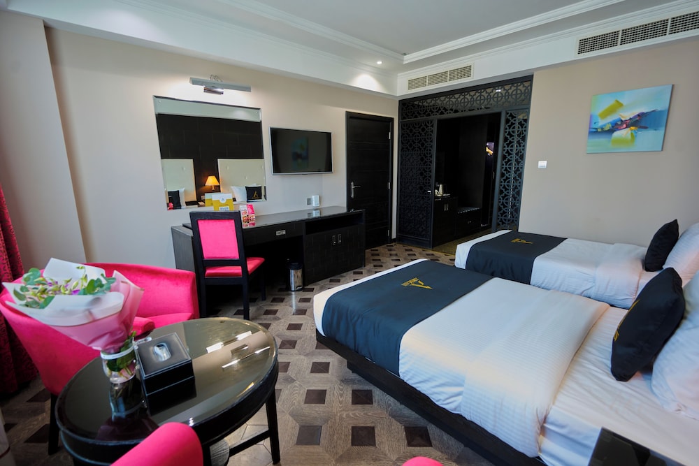 Family Twin Room, 2 Bedrooms, City View, photo 6