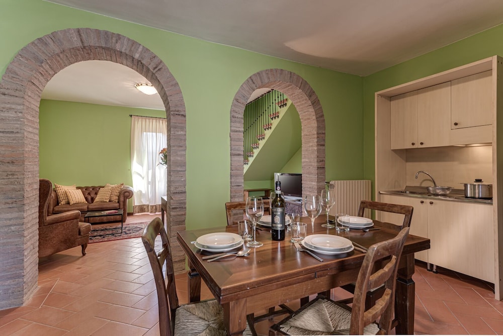 Traditional Apartment, 2 Bedrooms (SPA Access Included) photo 1