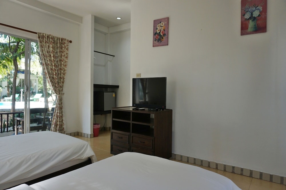 Deluxe Room - Photo 2