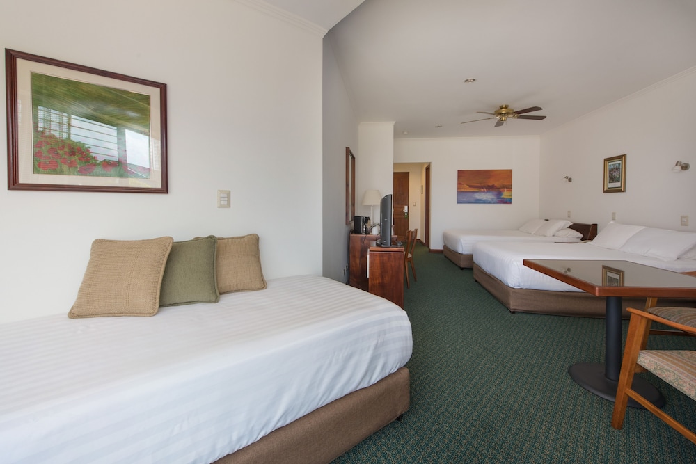 Standard Room, 2 Double Beds, Mountain View - Photo 6