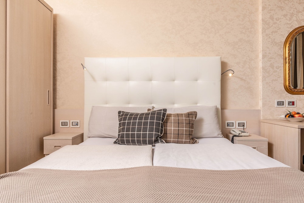 Classic Double Room - Photo 2