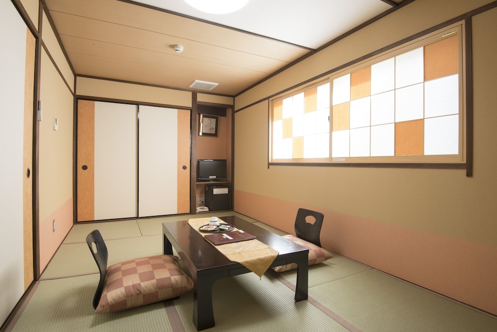 Traditional Twin Room, Non Smoking (No Children Allowed) photo 2