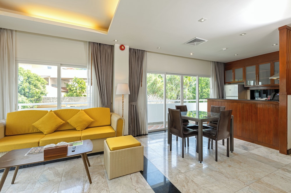 Two Bedroom Grand Family Suite with free Minibar(One time) - Photo 1