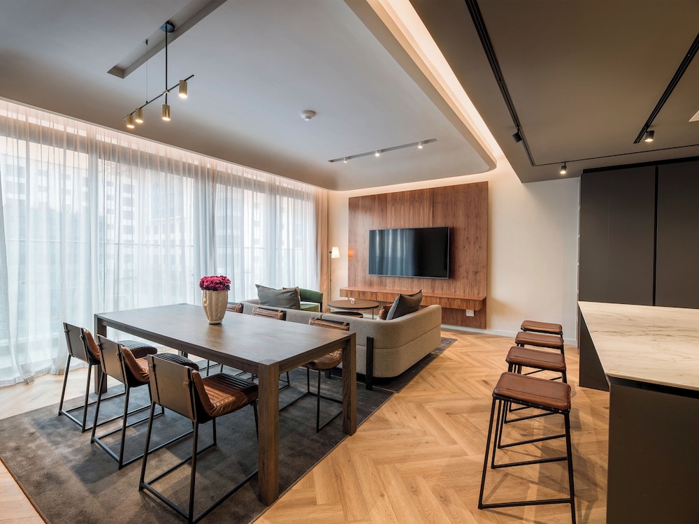 Superior Suite - Photo 7