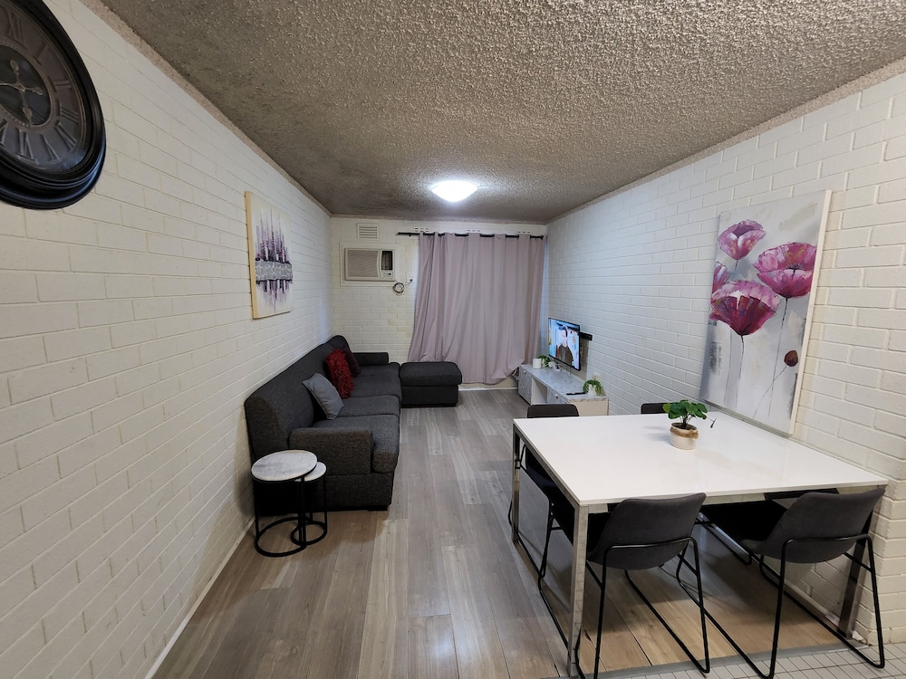 Two Bedroom Apartment Queen and Twin - Photo 13