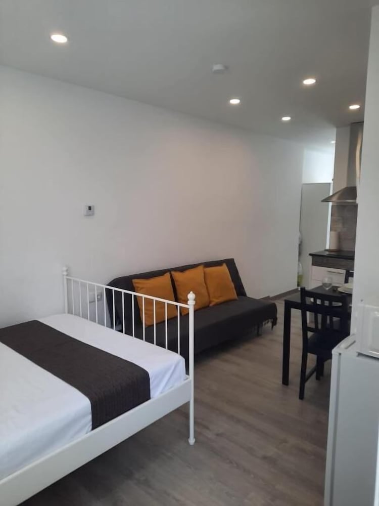 Basic Apartment, City View
