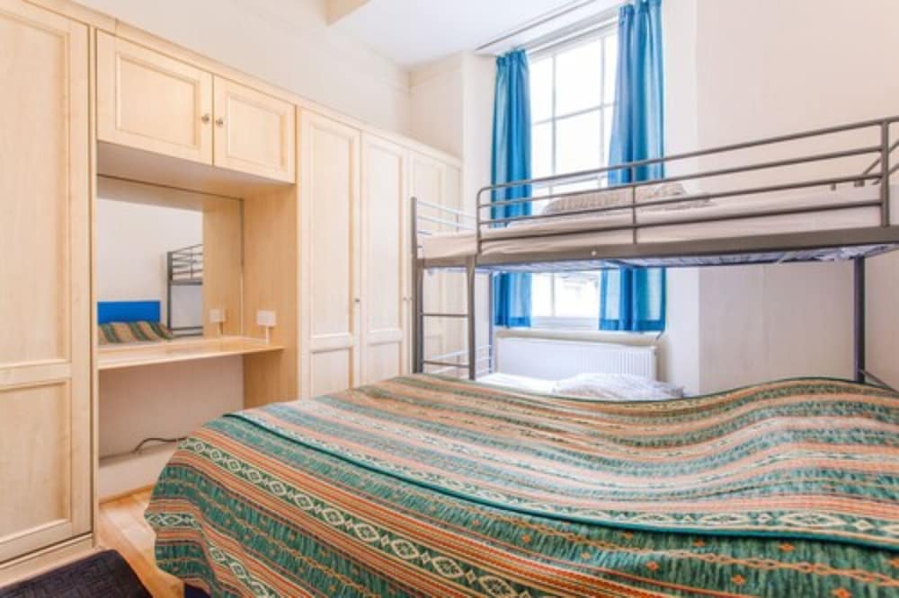 Family Quadruple Room, 1 Bedroom, Ensuite photo 3