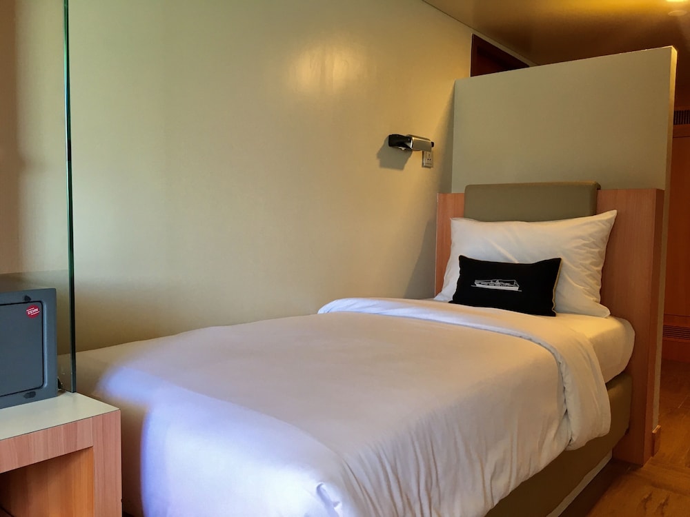 Family Balcony Suite Cabin - Photo 3