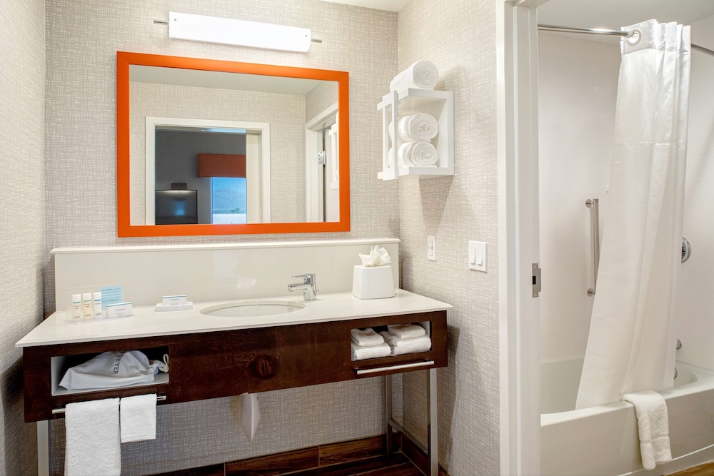 Suite, 2 Queen Beds, Accessible - Photo 5