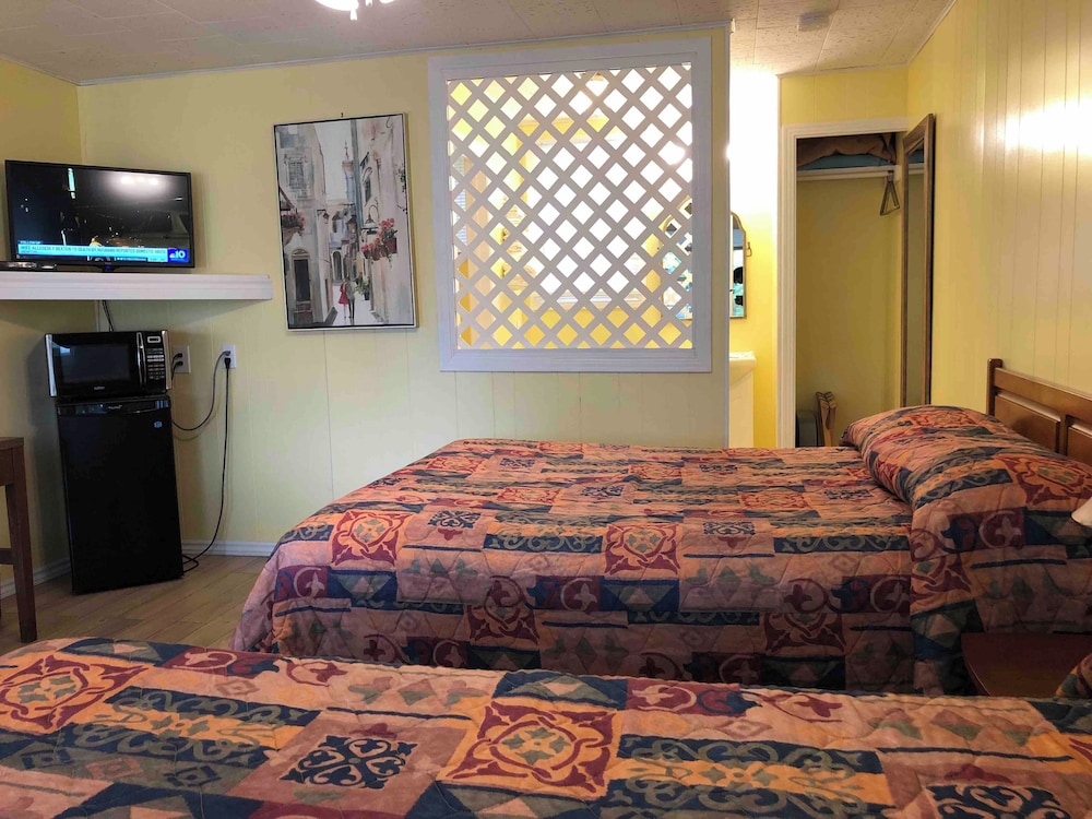 Motel Small Family Room photo 3