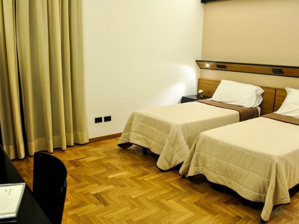 Room, Connecting Rooms photo 3