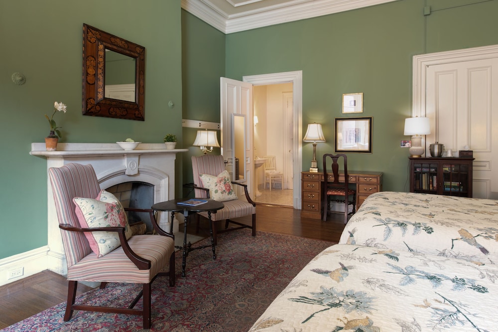 Superior Double Room, Ensuite (Two Full Beds) photo 3