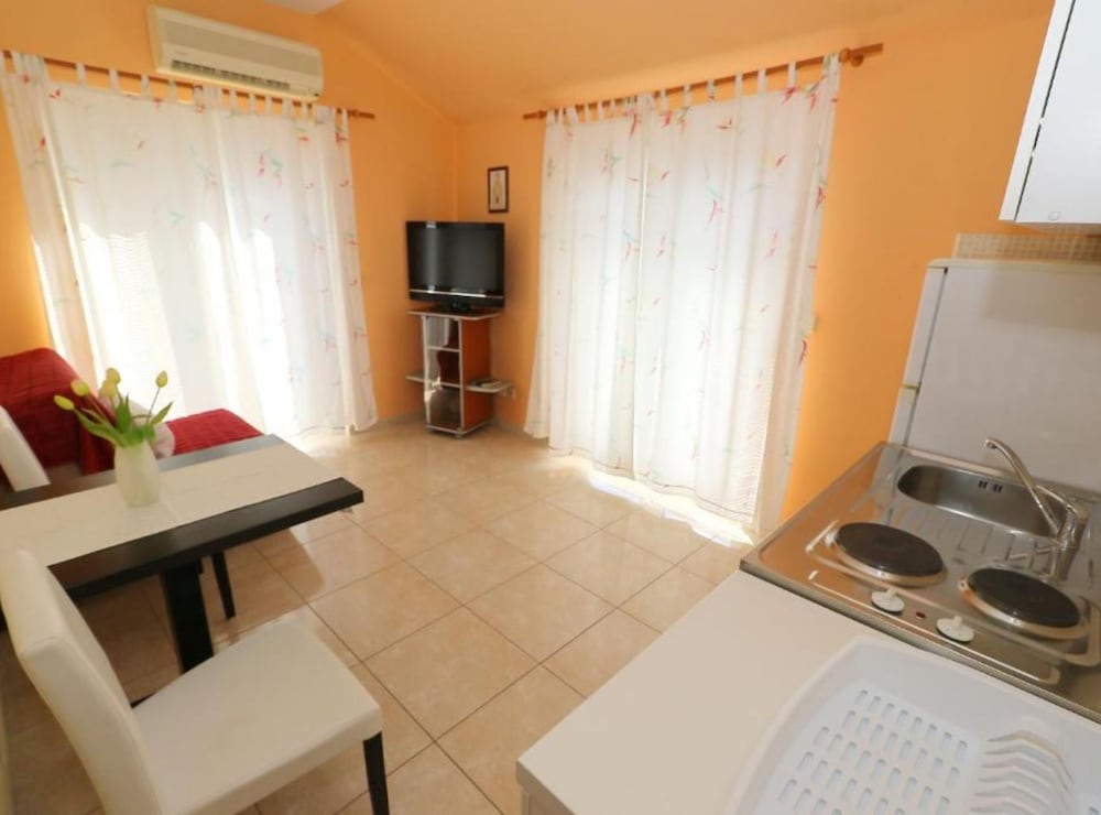 Apartment (Comfort One-Bedroom Apartment with Ba) photo 2