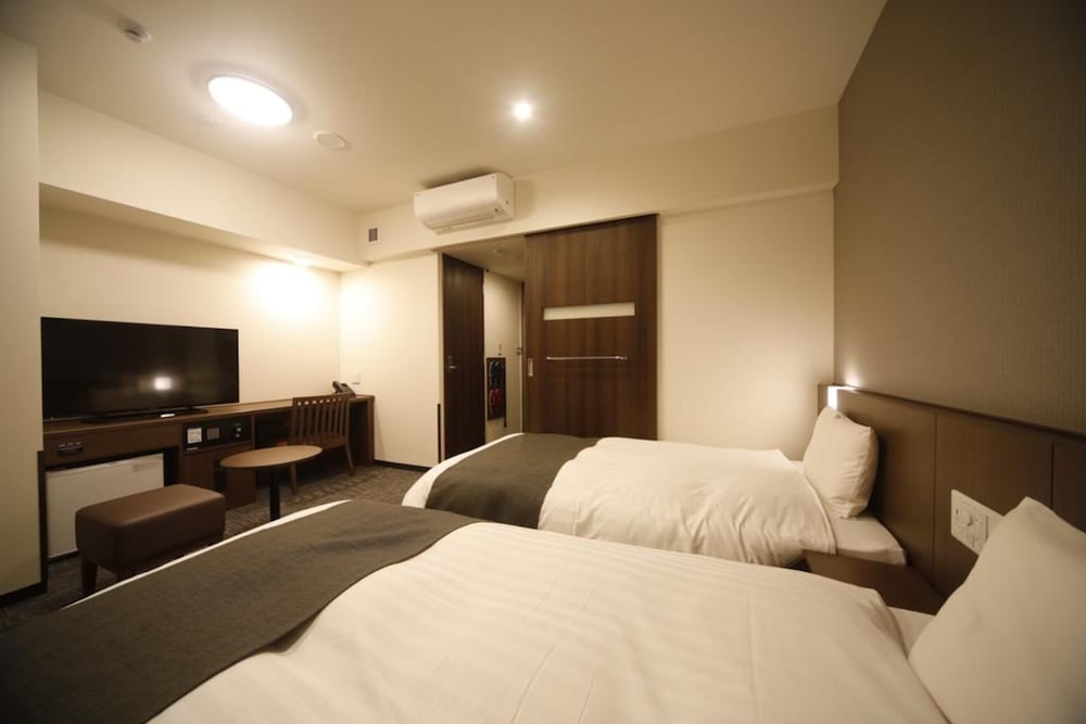 Deluxe Twin Room, Non Smoking (No Cleaning Service) photo 2