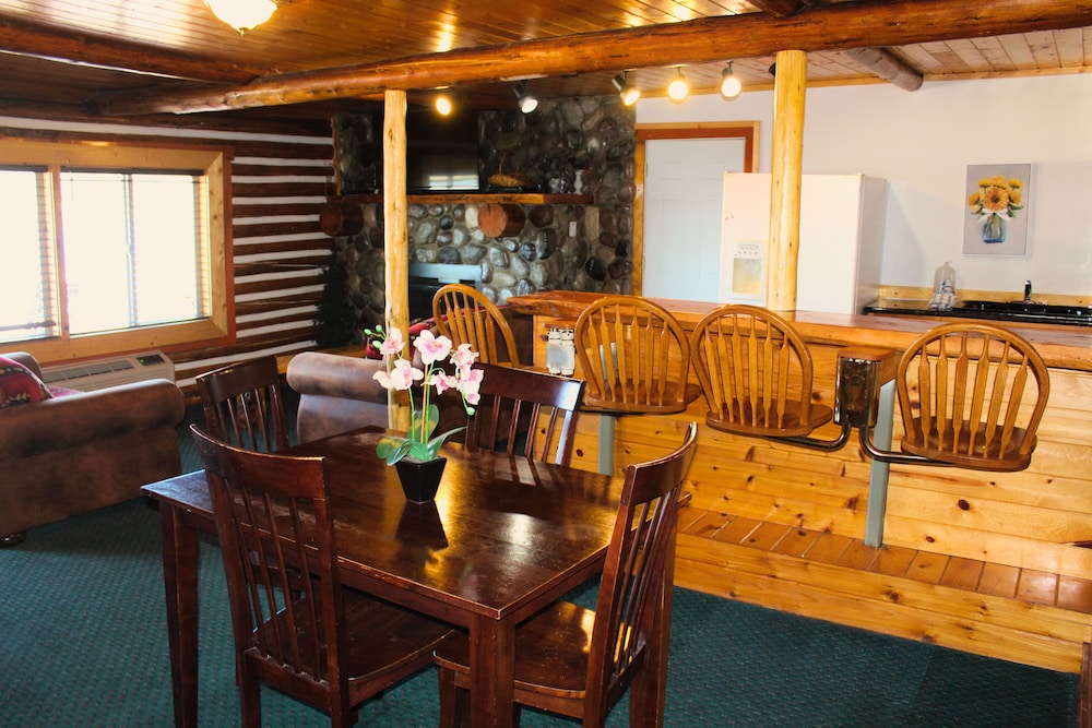 Deluxe Duplex, 2 Bedrooms, Kitchenette, River View
