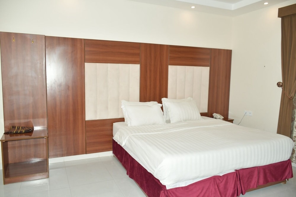 Deluxe Studio