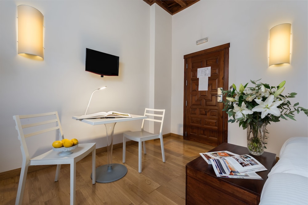 Standard Double Room, Courtyard Area photo 2