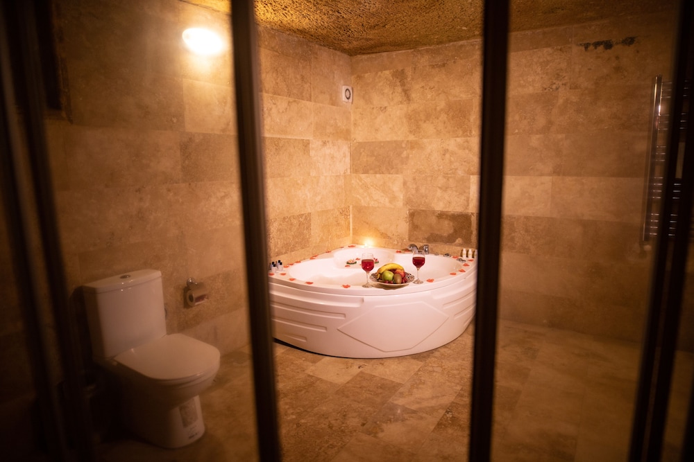 King Magara Suite photo 2