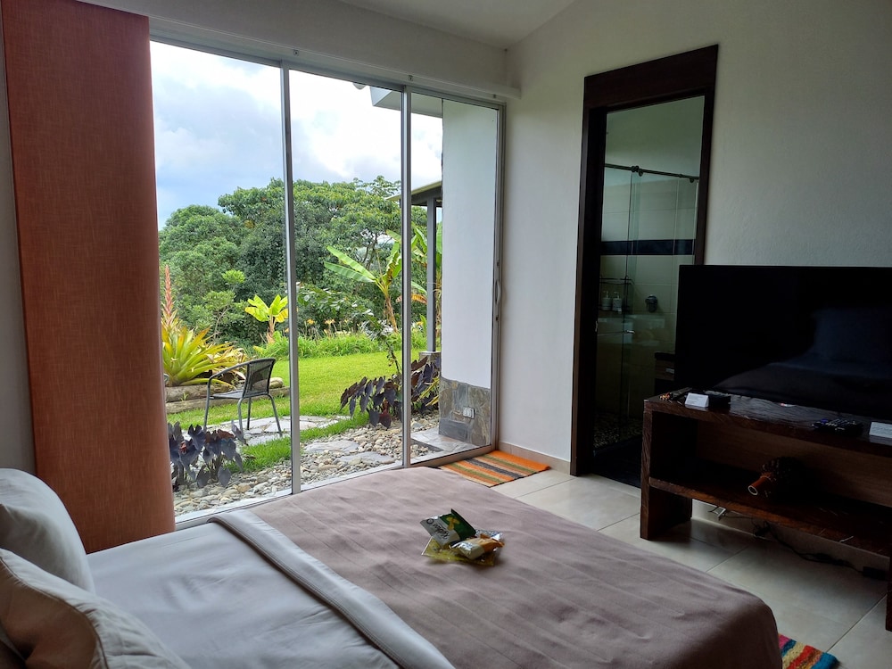 Exclusive Suite, 1 Bedroom, Ensuite, Garden View (Bamboo Gardens) photo 3