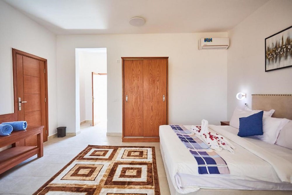 Deluxe Double Room, 1 King Bed, Sea View - Photo 3
