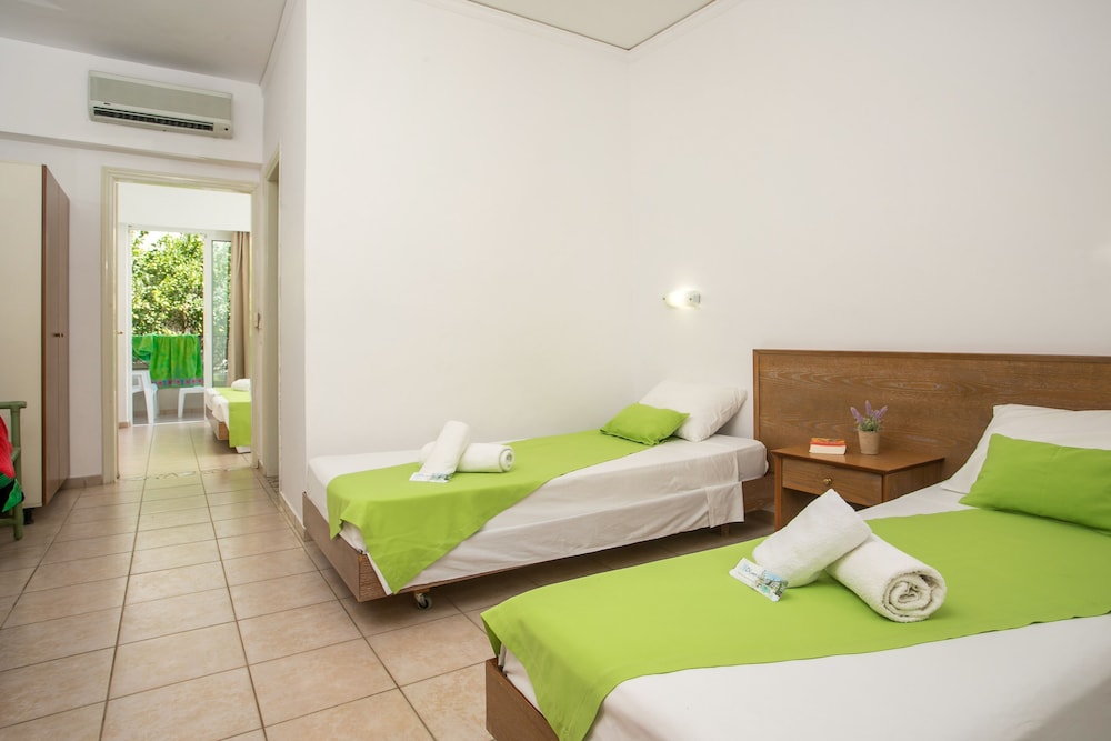 Classic Quadruple Room