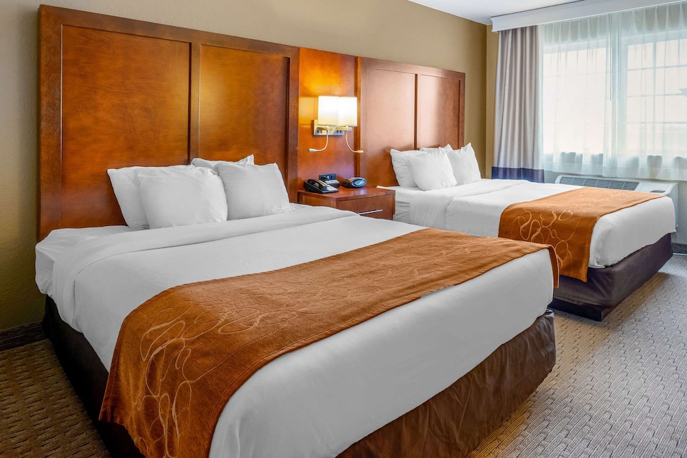 Suite, Multiple Beds, Non Smoking - Photo 1