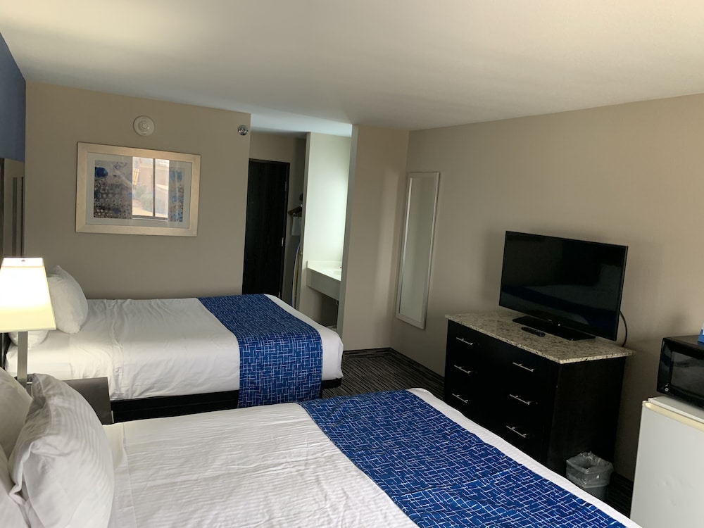 Room, 2 Queen Beds, Non Smoking - Photo 3