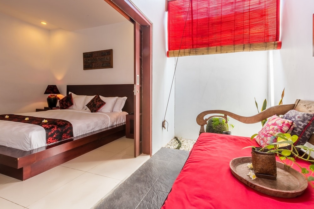 Junior Suite, Pool Access - Photo 9