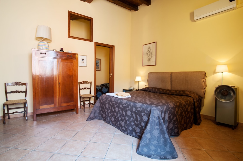 Superior Double Room Single Use photo 3