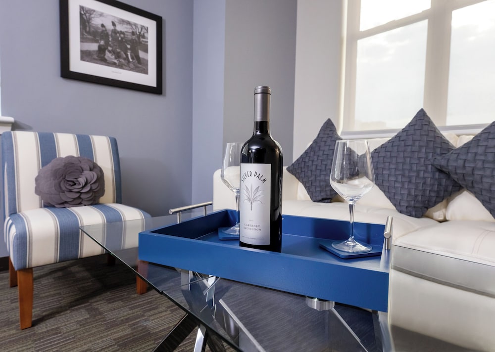 Executive Suite (Level) - Photo 4