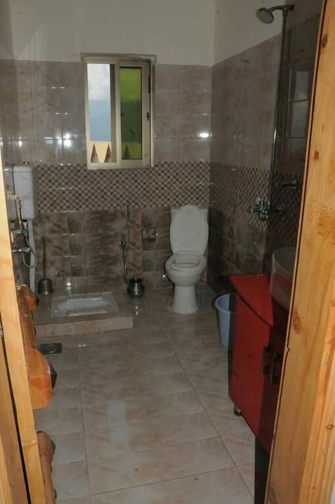 Deluxe Double Room - Photo 11