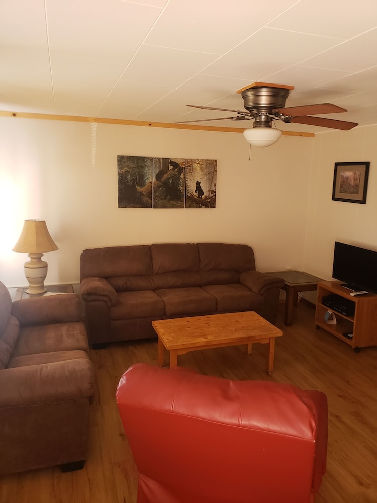 Basic Cabin photo 3