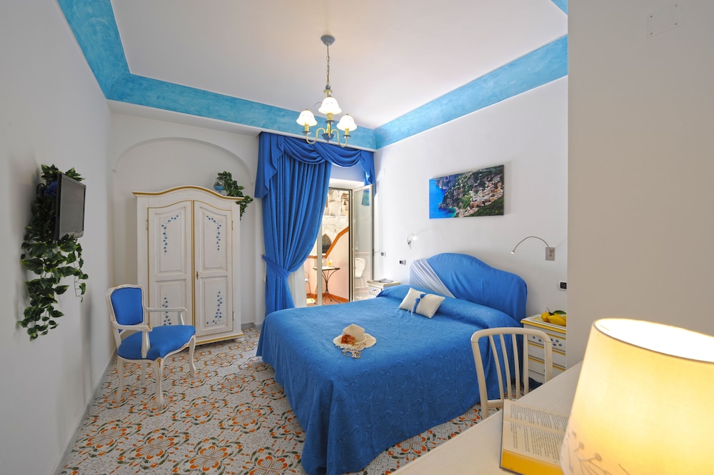 Double Room, Balcony, Partial Sea View