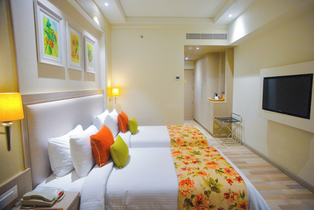 Deluxe Room, 2 Twin Beds photo 3