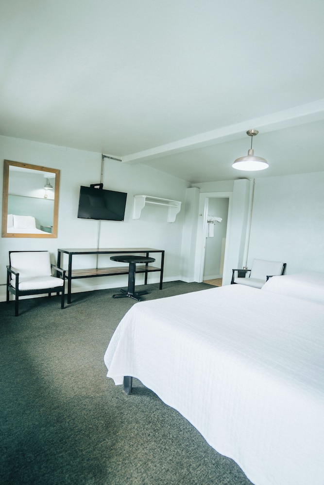 Economy Double Room, 2 Double Beds, Non Smoking photo 1