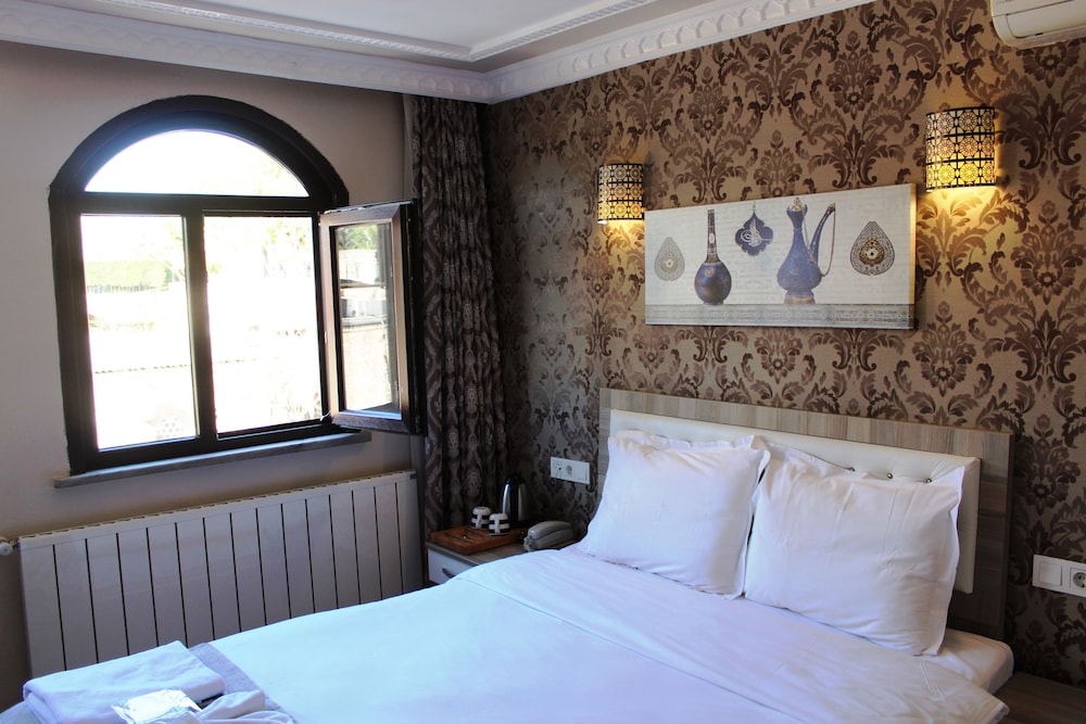 Superior Triple Room With Blue Mosque View photo 1