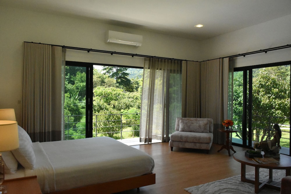 Panoramic Villa, 4 Bedrooms, Hill View, Mountainside