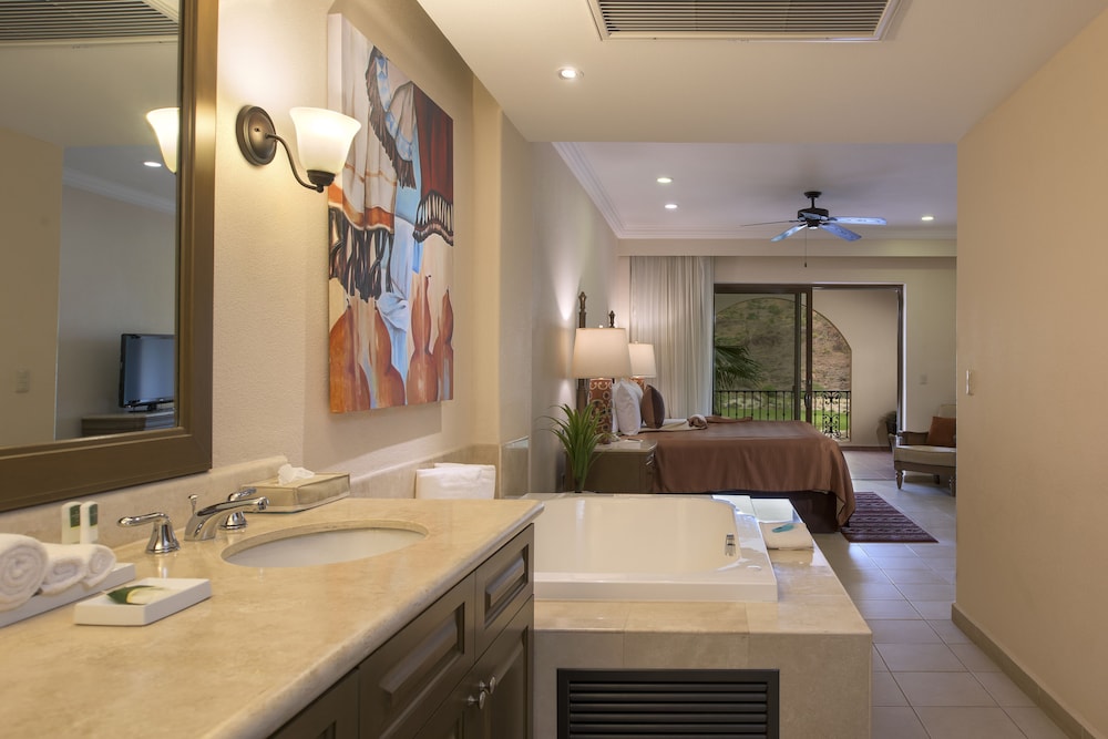 Luxury Suite, 1 Bedroom, 1 Free 25min Massage