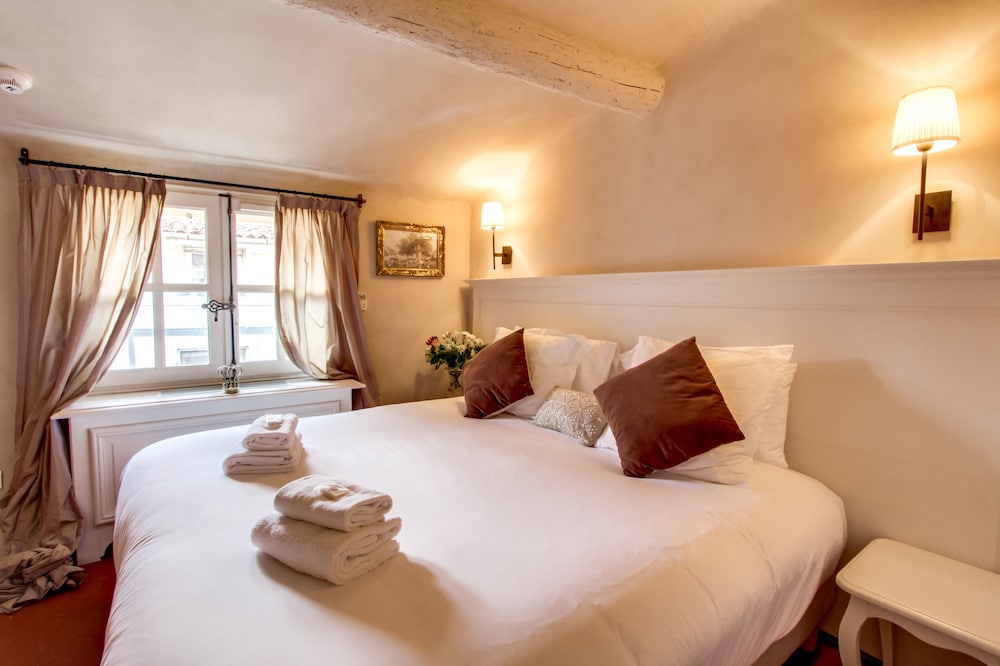 Classic Double Room, 1 Queen Bed, Air conditioning, City View photo 3
