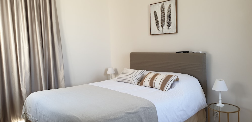 Junior Suite, 1 Queen Bed, Terrace, Pool View photo 1