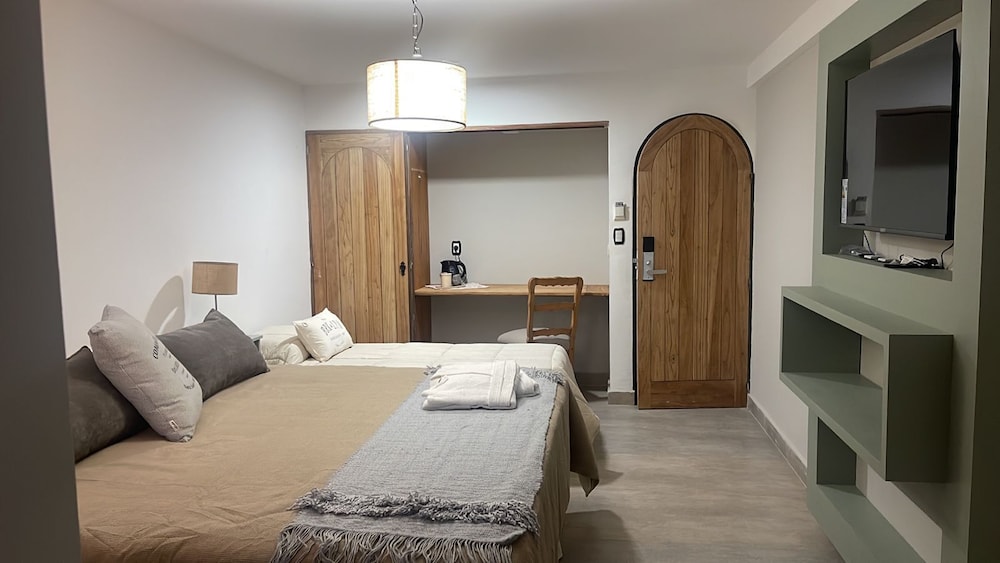 Classic Triple Room photo 2