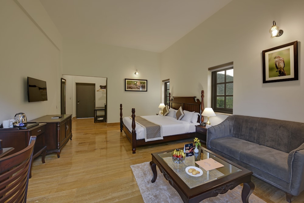 Hunting suite with common cloud pool
