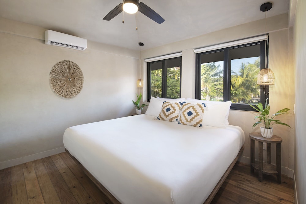 Deluxe Villa, 2 Bedrooms, Partial Ocean View