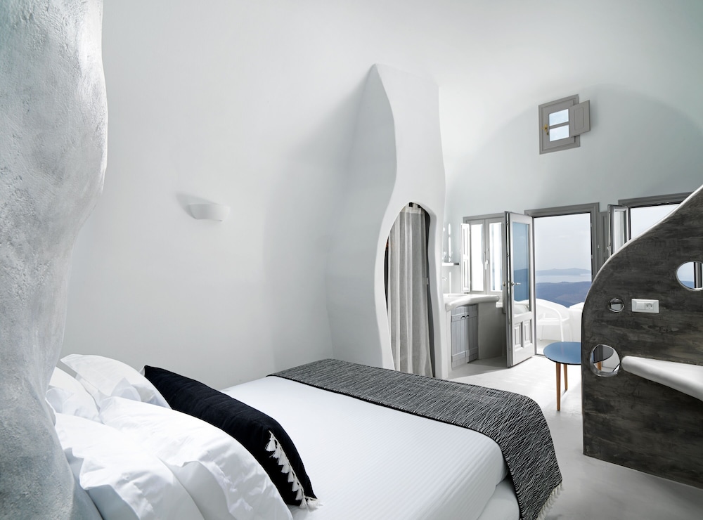 Superior Suite - Photo 5