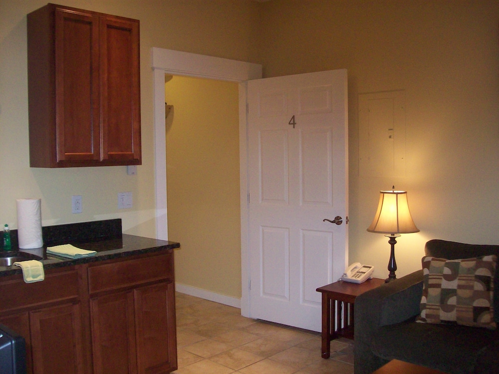 Suite, 1 Queen Bed with Sofa bed, Non Smoking photo 3