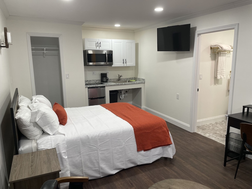 Comfort Studio, 1 Queen Bed, Non Smoking photo 1