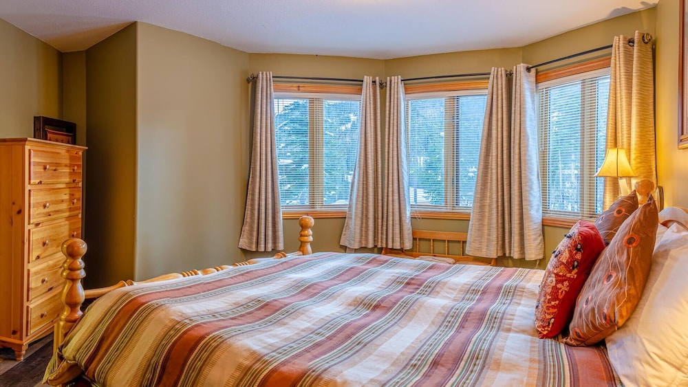 Condo, 1 Bedroom photo 1