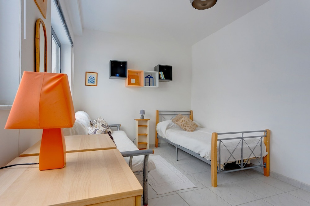 Apartment (3 Bedrooms)